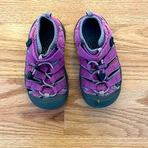 Little girls size 10 waterproof Keen shoes